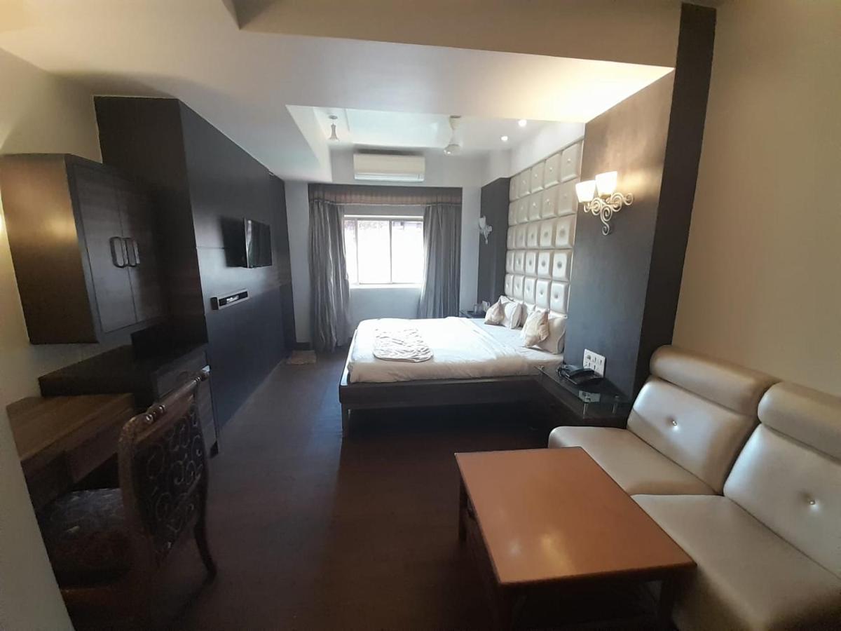 Hotel Mayur By Wb Inn Ulhasnagar Exterior photo