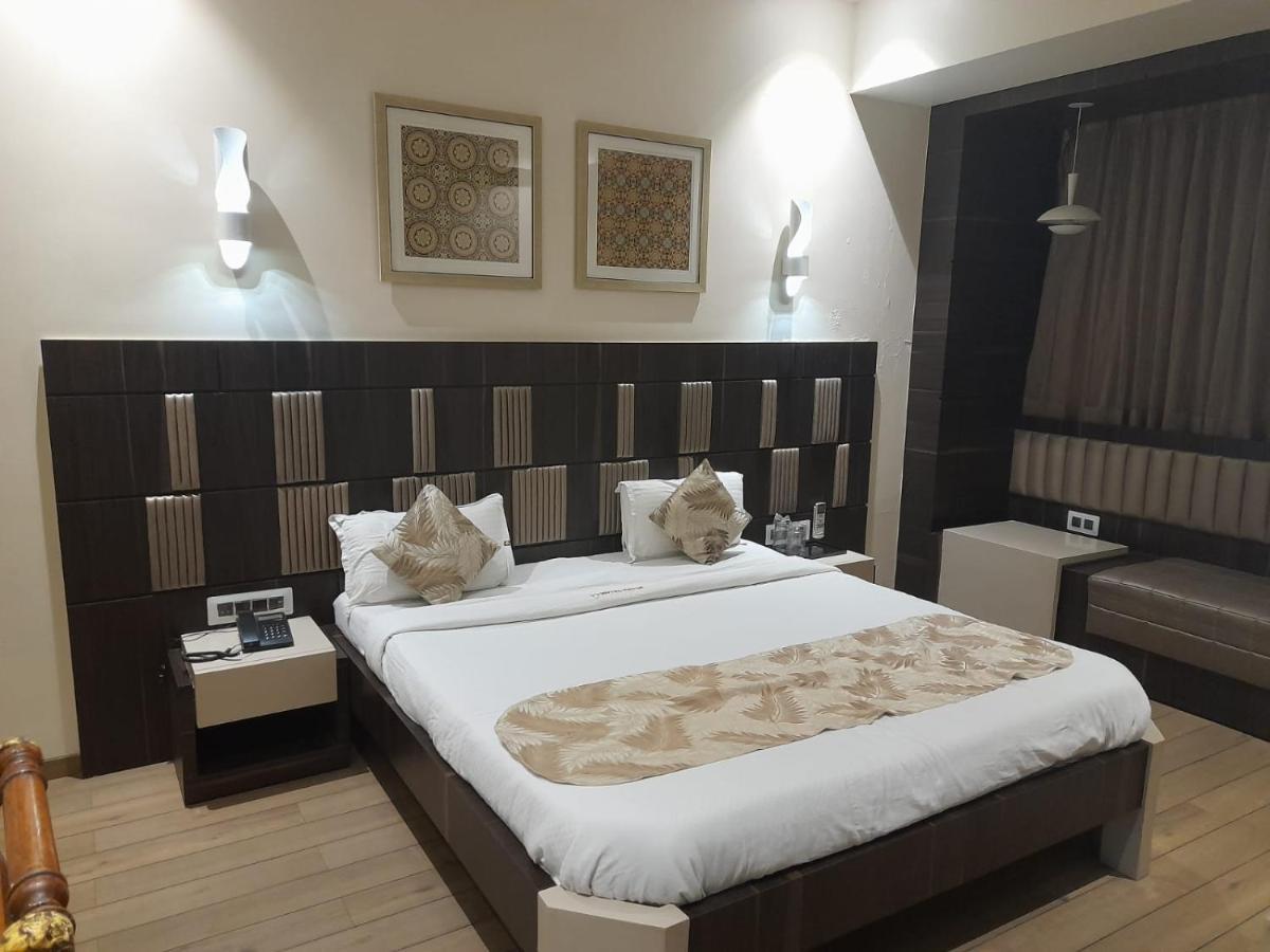 Hotel Mayur By Wb Inn Ulhasnagar Exterior photo