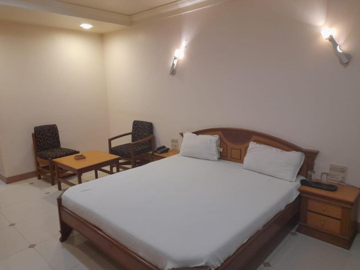 Hotel Mayur By Wb Inn Ulhasnagar Exterior photo